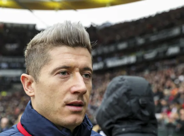 Liga niemiecka: Lewandowski "grzał" ławkę rezerwowych. Bayern mistrzem jesieni [WIDEO]