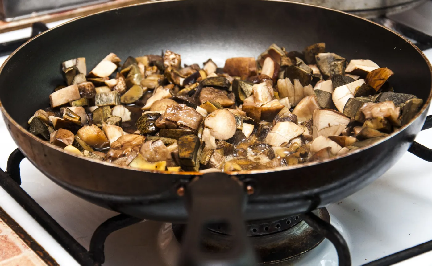 Grzyby na patelni