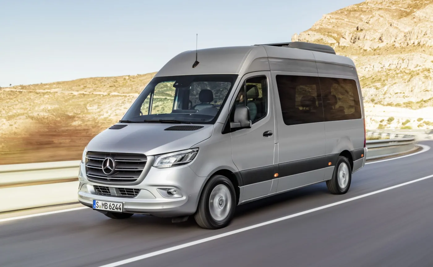 10755988-mercedes-sprinter.jpg