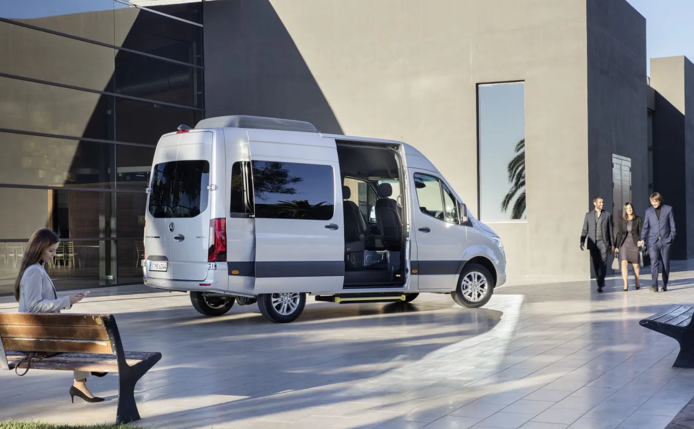 10756052-mercedes-sprinter.jpg