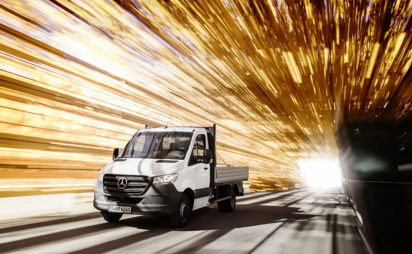 10756084-mercedes-sprinter.jpg