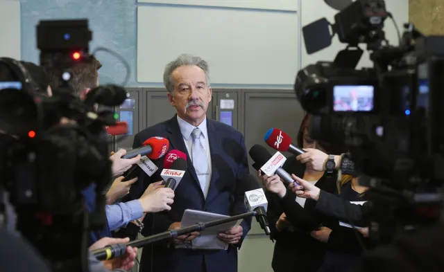 Szef MSWiA przedstawił kandydatury na szefa KBW. Hermeliński: Kandydaci ściśle związani z obecną władzą