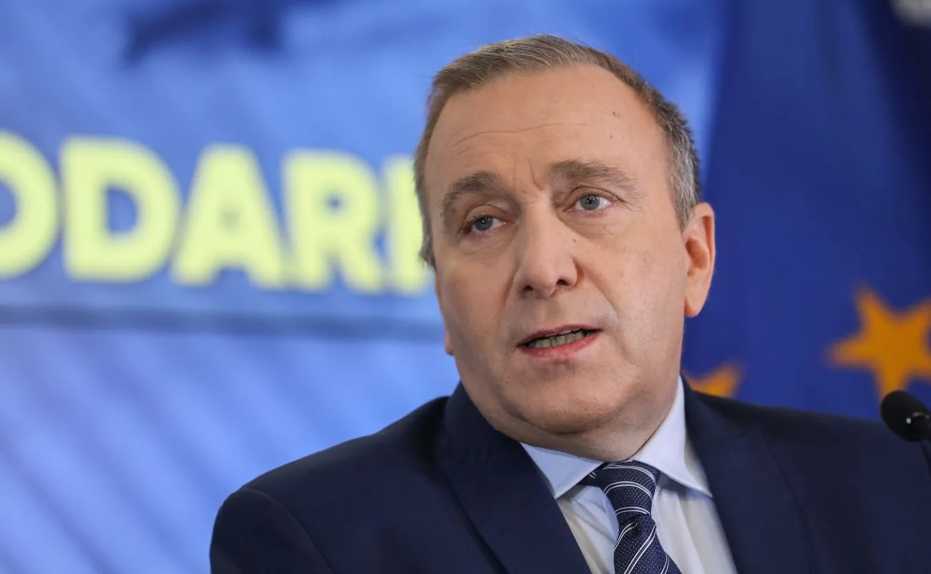 Schetyna do polityków PiS: Milczcie, wyrządziliście Polsce już dość zła. Mazurek: Platforma nie odrobiła pracy domowej