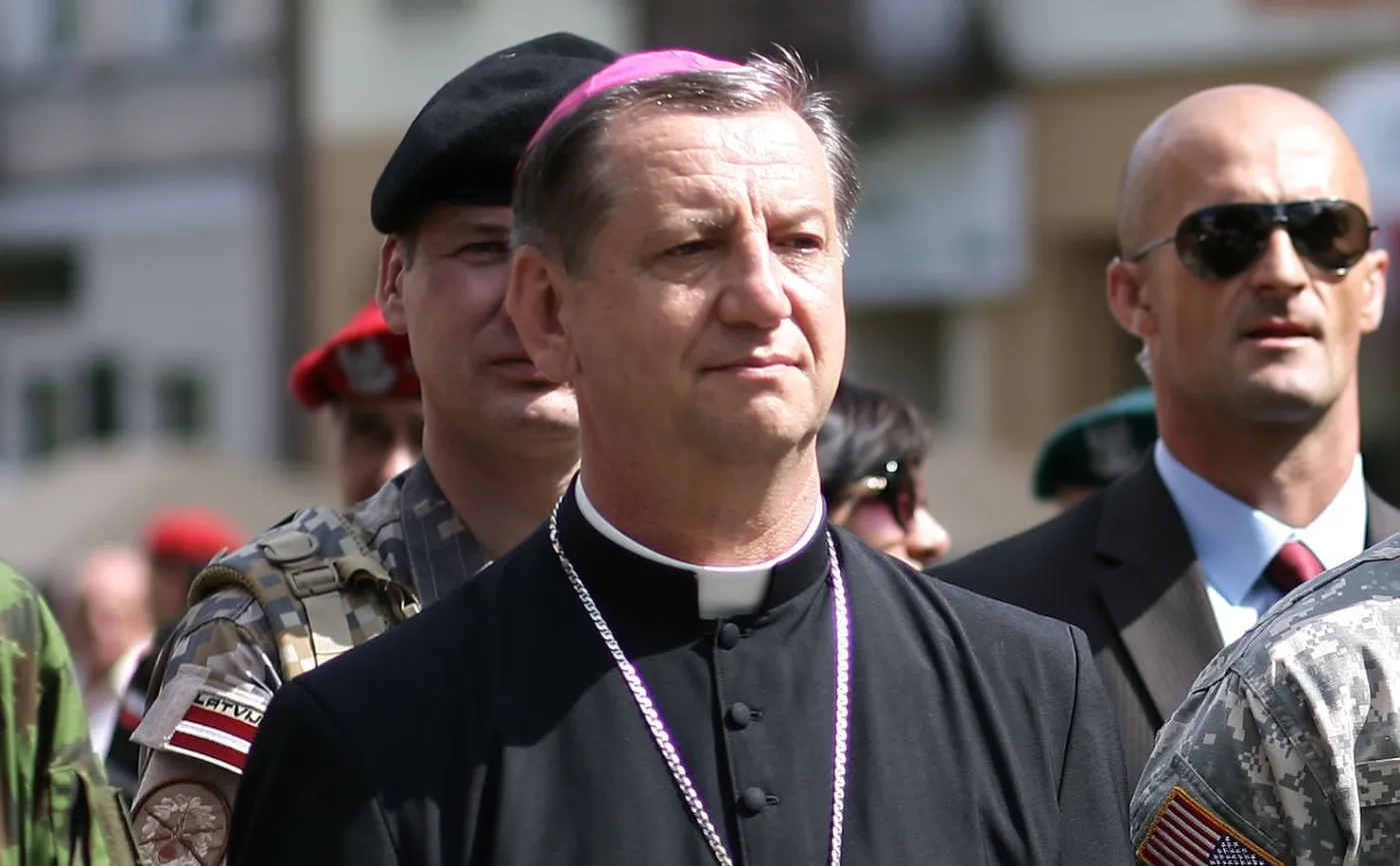 Biskup polowy w czasie kazania krytykował szefa MON? Guzdek: To nadinterpretacja