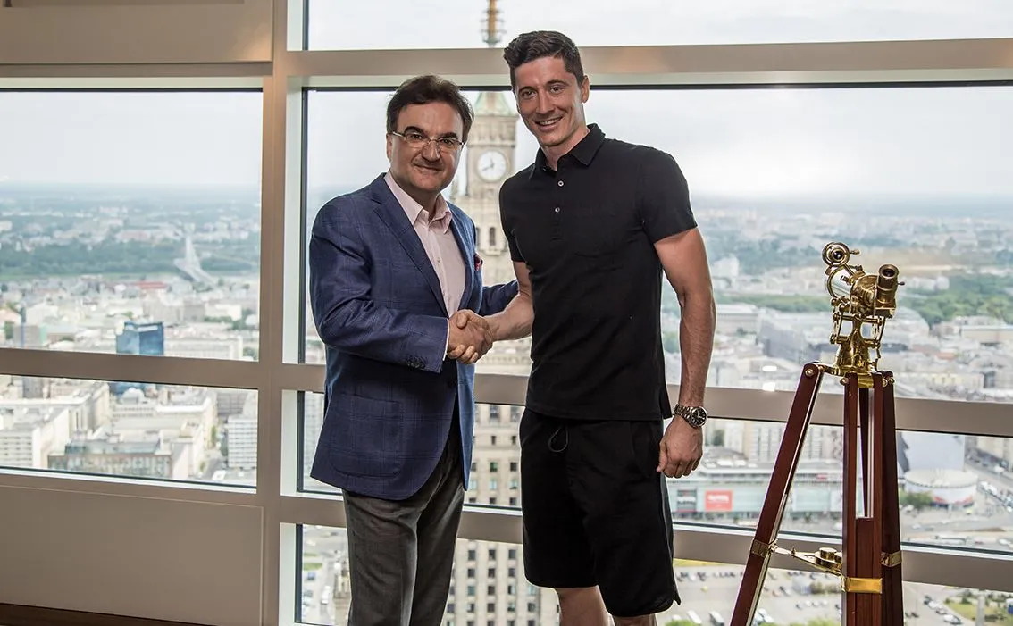 Średnia cena to 30 tys. zł za mkw. Robert Lewandowski odebrał klucze do apartamentu w Złotej 44