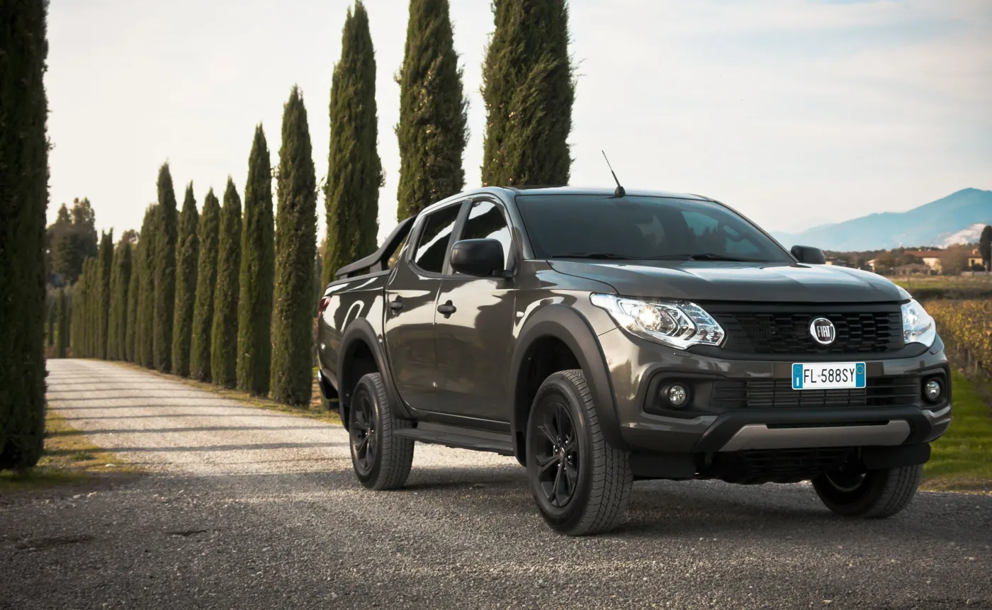 10585591-fiat-fullback-cross.jpg