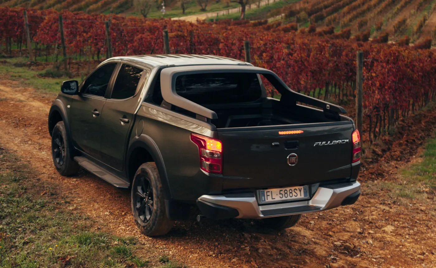 10585655-fiat-fullback-cross.jpg