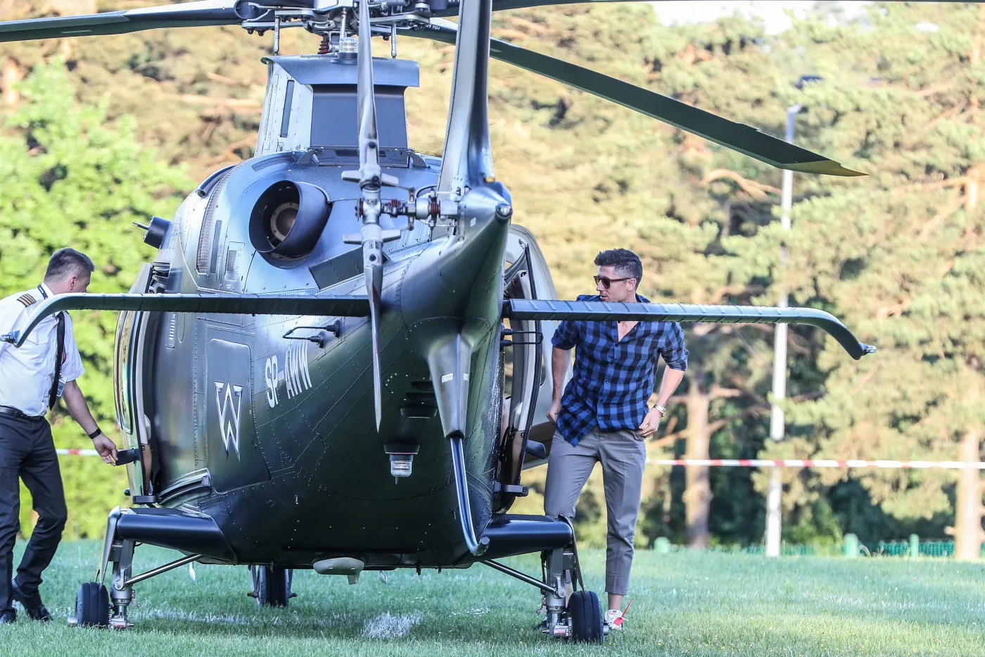 Robert Lewandowski już w Arłamowie. Na zgrupowanie kadry przyleciał helikopterem