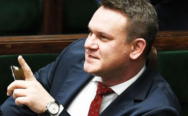 WP: Tarczyński mimo wcześniejszych zapewnień wciąż pobiera pensję poselską