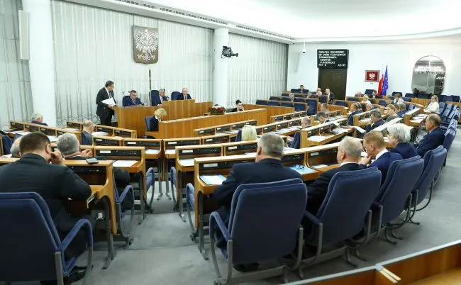 Senat za obcięciem pensji parlamentarzystom