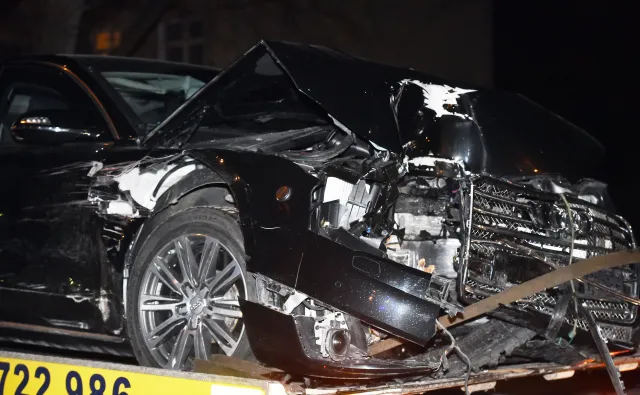 Poważne obrażenia premier Szydło po wypadku w Oświęcimiu. "Uszkodzenia ciała wskazują na dużą prędkość rządowego Audi"