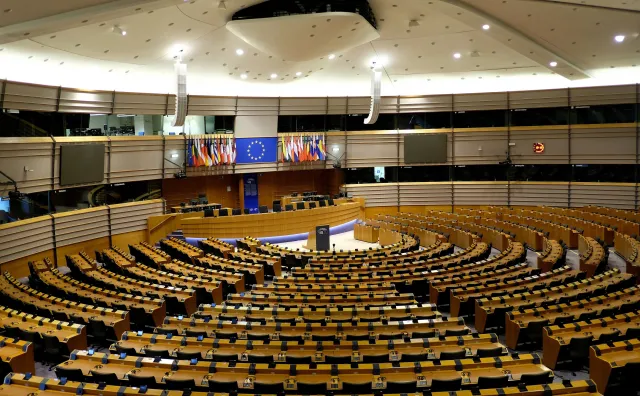 Zaostrza się spór Polski z Brukselą. "Będziemy trochę jak Orbán, nieznośni"