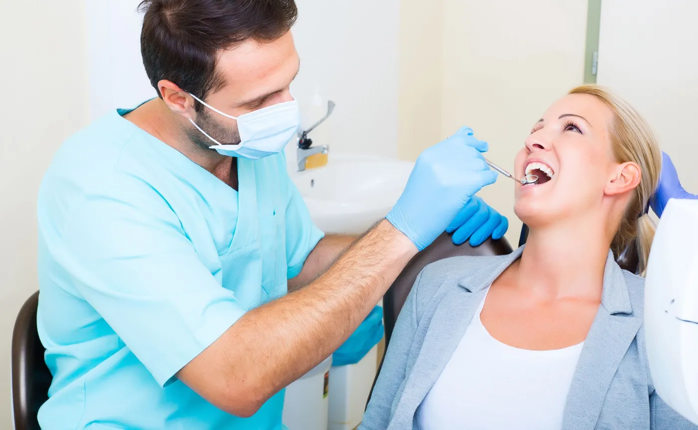 Kobieta u dentysty