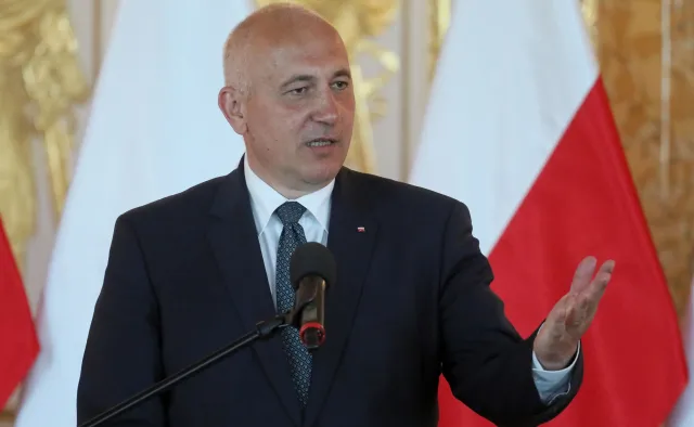 Brudziński i SOP przepraszają za ulotkę z ofiarami katastrofy smoleńskiej na okładce