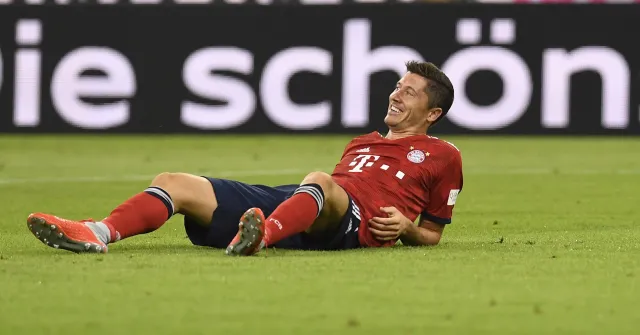 Robert Lewandowski zagrał pierwszy mecz po nieudanym mundialu. Gola znów nie strzelił