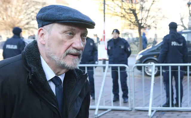 Macierewicz o sprawie Skripala: Byłoby na miejscu, gdyby Polska przy okazji podniosła kwestię katastrofy smoleńskiej
