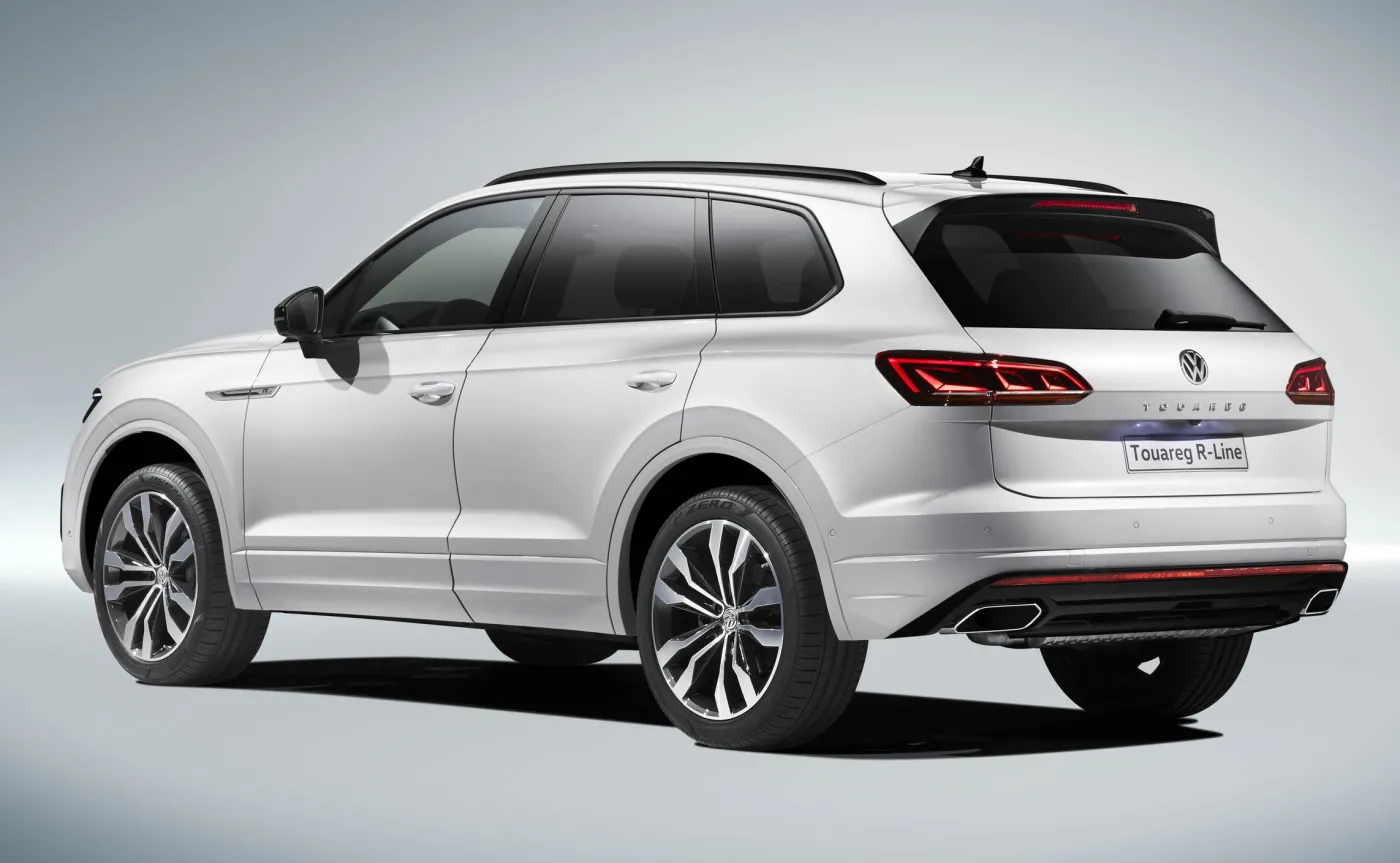 10859942-volkswagen-touareg.jpg