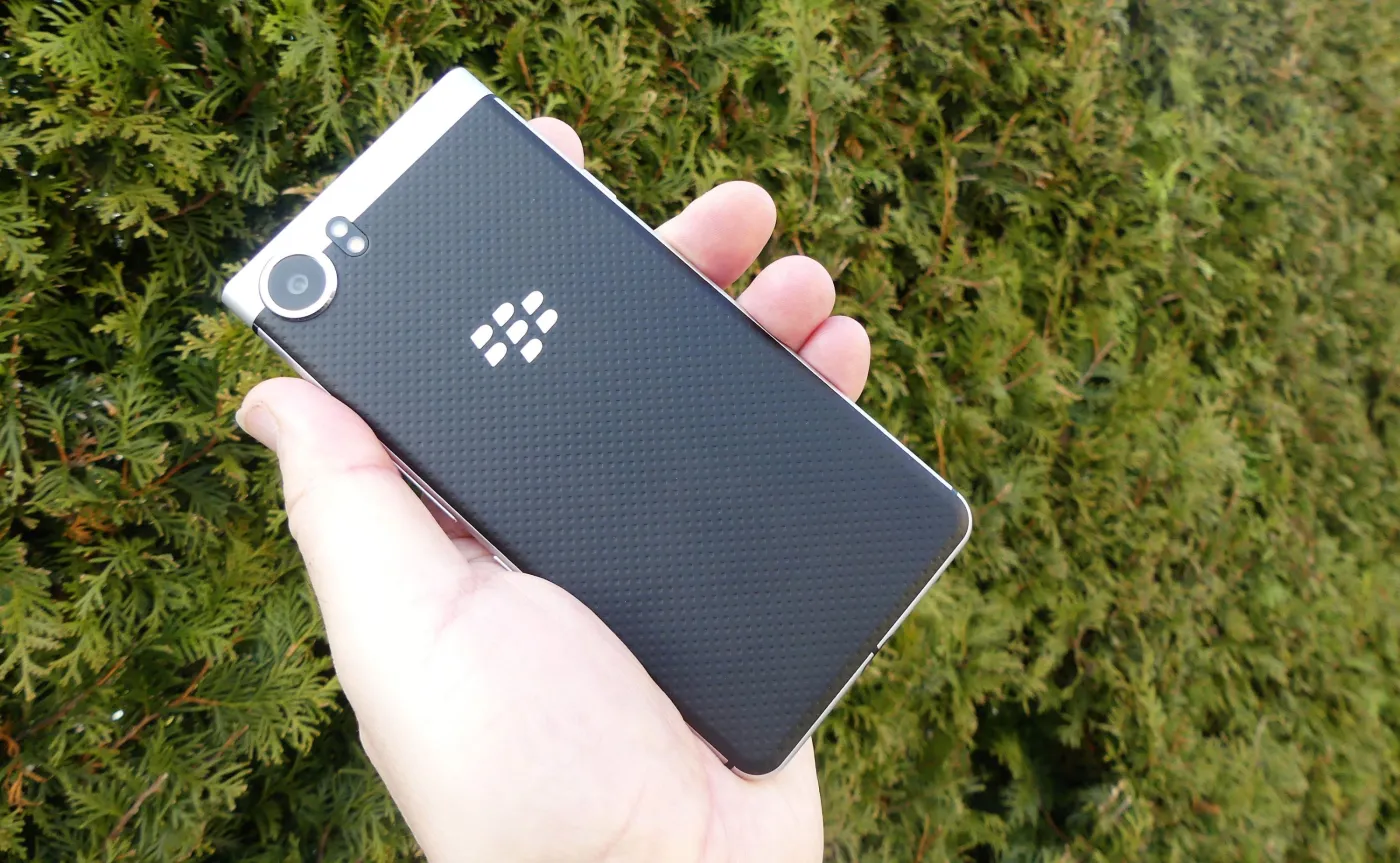 10863607-blackberry-keyone.jpg