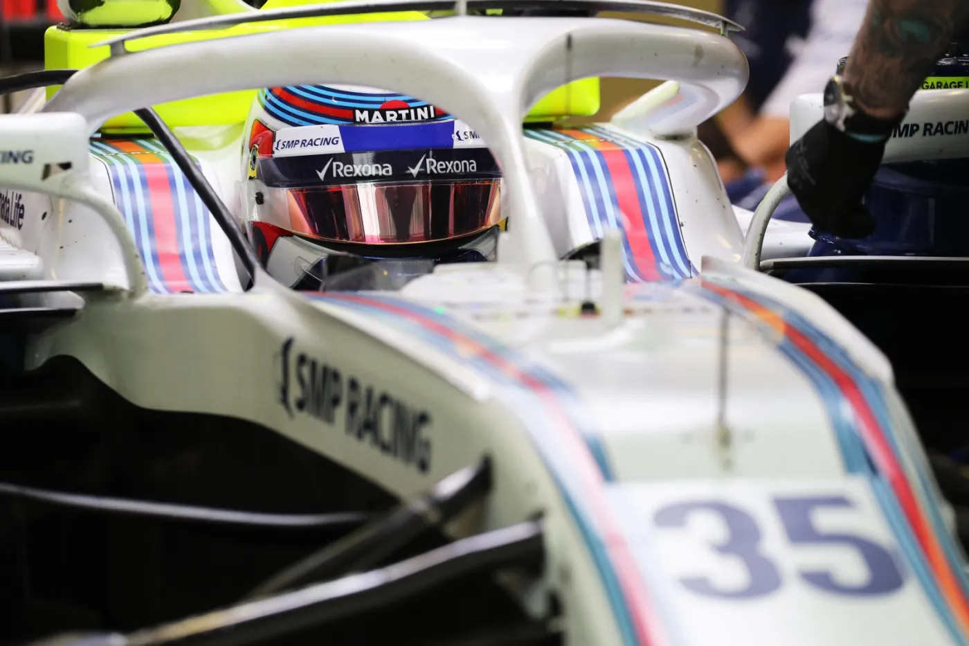 Rosjanin, który zajął miejsce Kubicy w Williamsie, roztrzaskał bolid na torze w Baku