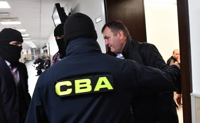 Sąd podtrzymał decyzję o areszcie dla Gawłowskiego. Giertych: Postanowienie głęboko niesłuszne