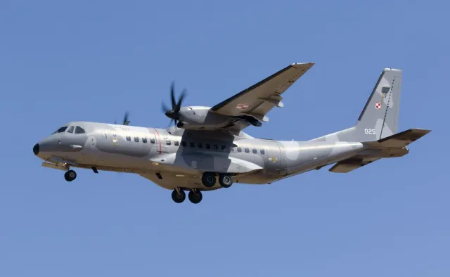 Szydło wojskową CASĄ leciała 77 razy, a Macierewicz 109. Posłowie PO podsumowują podróże polityków PiS