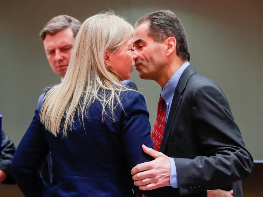 "Zarezerwowana dla innej kategorii wiekowej"? Komisarz Elżbieta Bieńkowska zmieniła fryzurę. FOTO