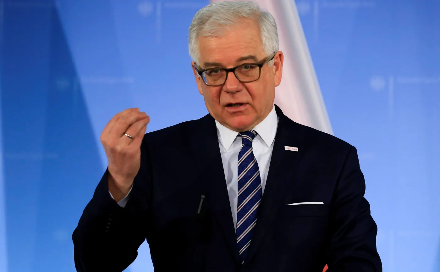 Szef MSZ bije w Macrona: Jeżeli poucza się Polskę, trzeba najpierw posprzątać u siebie. Francja ciągnie Europę w dół