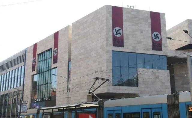 Swastyki jako promocja spektaklu? Kontrowersje związane z kampanią promującą "Blaszany bębenek" w Teatrze Capitol