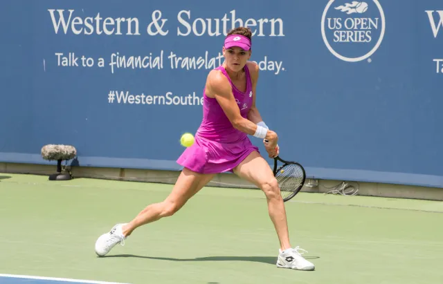 WTA w Dausze: Ciężka przeprawa Radwańskiej. W trzecim secie wykorzystała dopiero 10. piłkę meczową