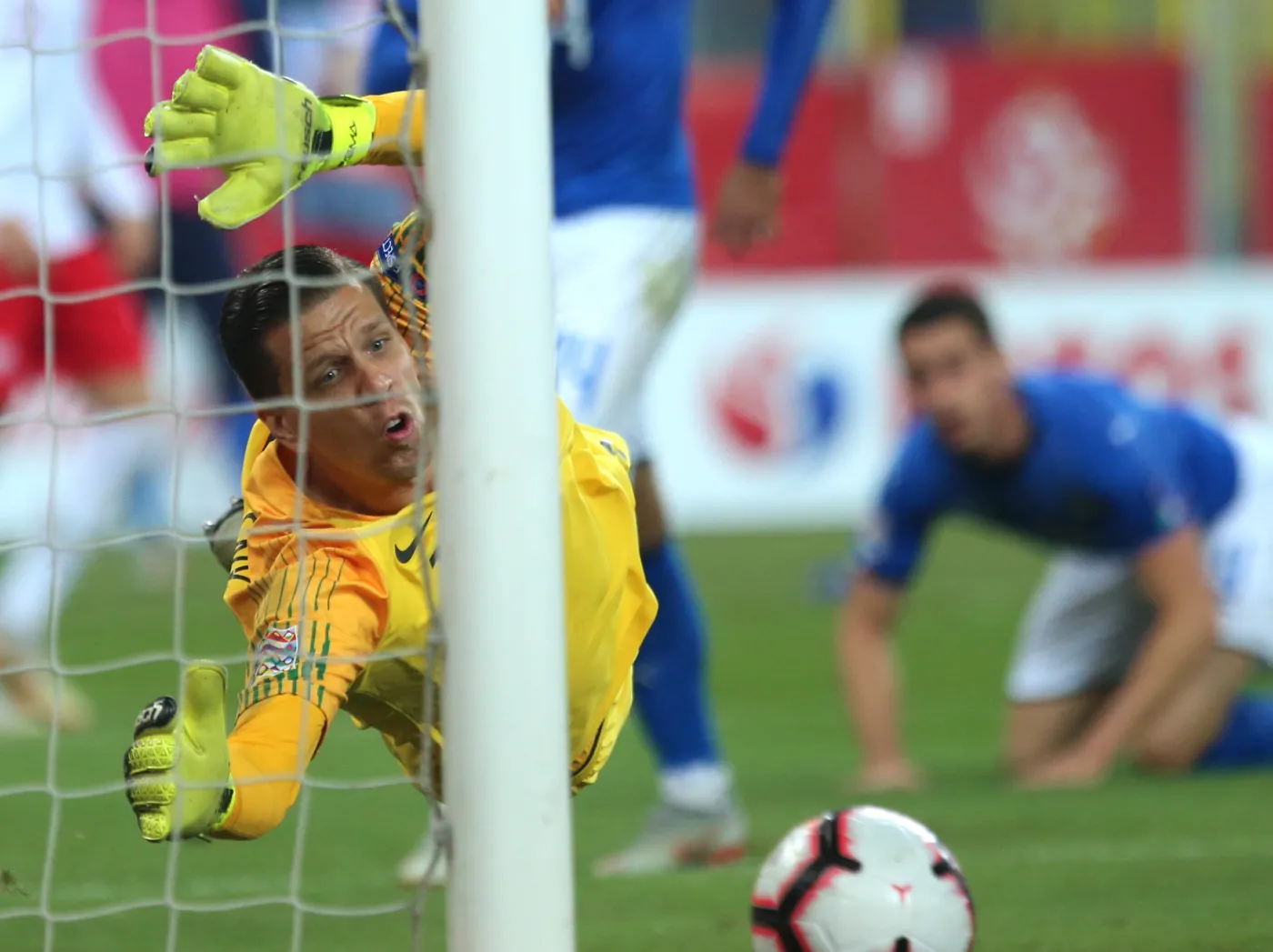 Szczęsny dwoił się i troił, ale przed porażką z Włochami nas nie uchronił