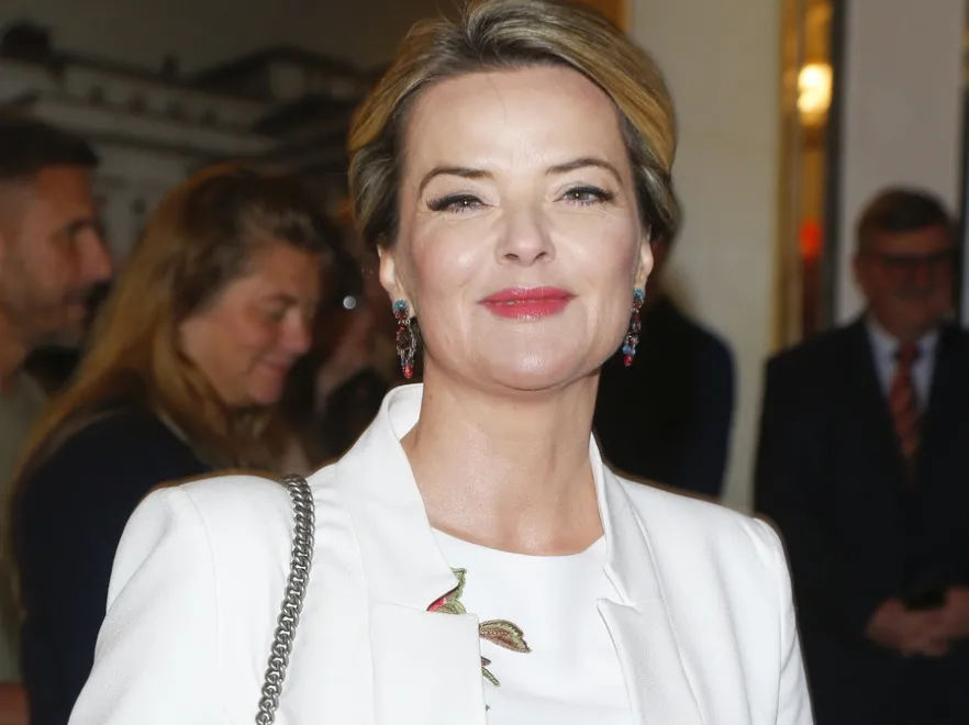 "Ktoś sobie życzy, jestem do usług". Czego trzeci mąż i doświadczenie życiowe nauczyły Monikę Zamachowską?