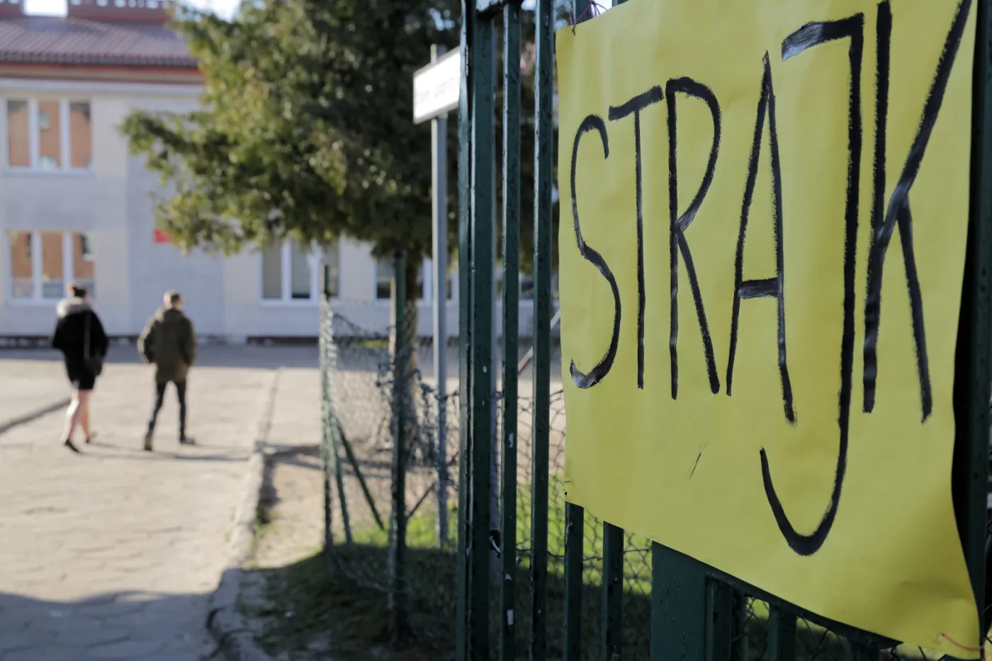 Strajk nauczycieli - ile przedszkoli i szkół funkcjonuje normalnie? DANE MEN