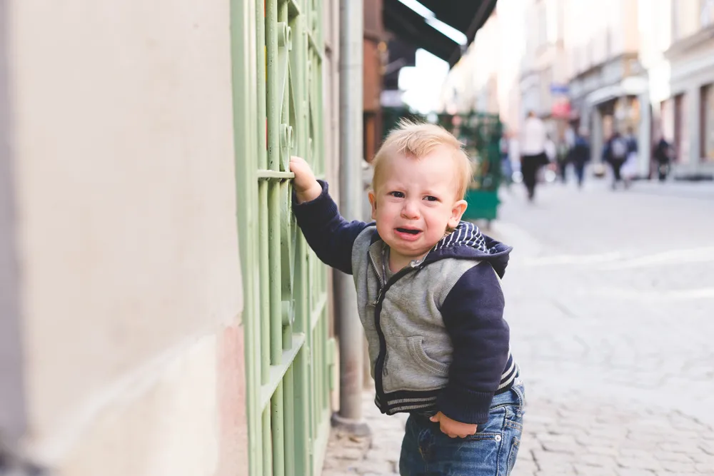 Widzisz agresję wobec dziecka? Jest tylko jedna właściwa reakcja na tę sytuację!