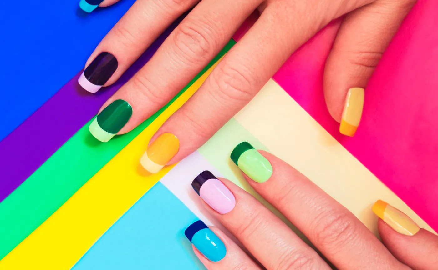 Kolorowy manicure