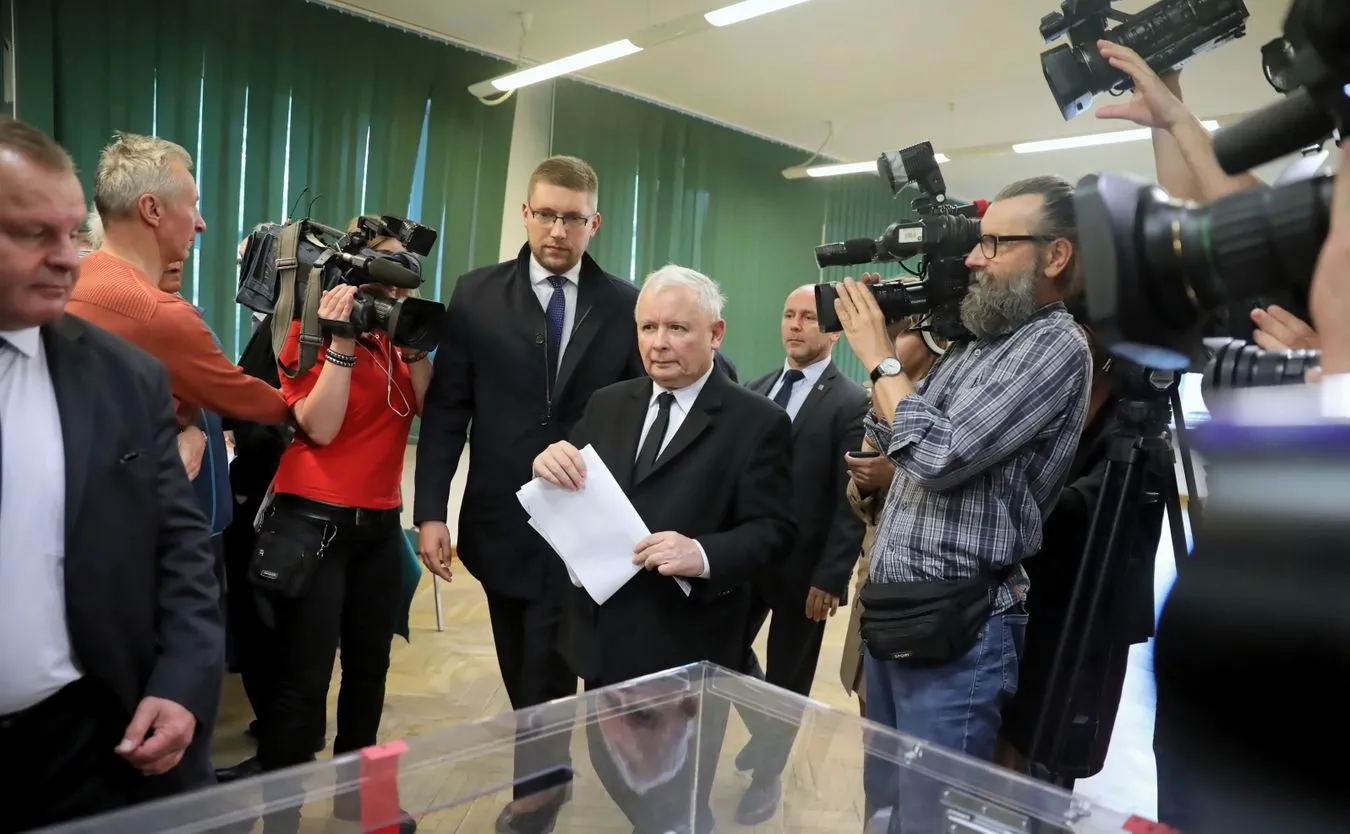 Prof. Dudek: PiS otworzył w kampanii nowe wrota populizmu - dawanie wyborcom gotówki