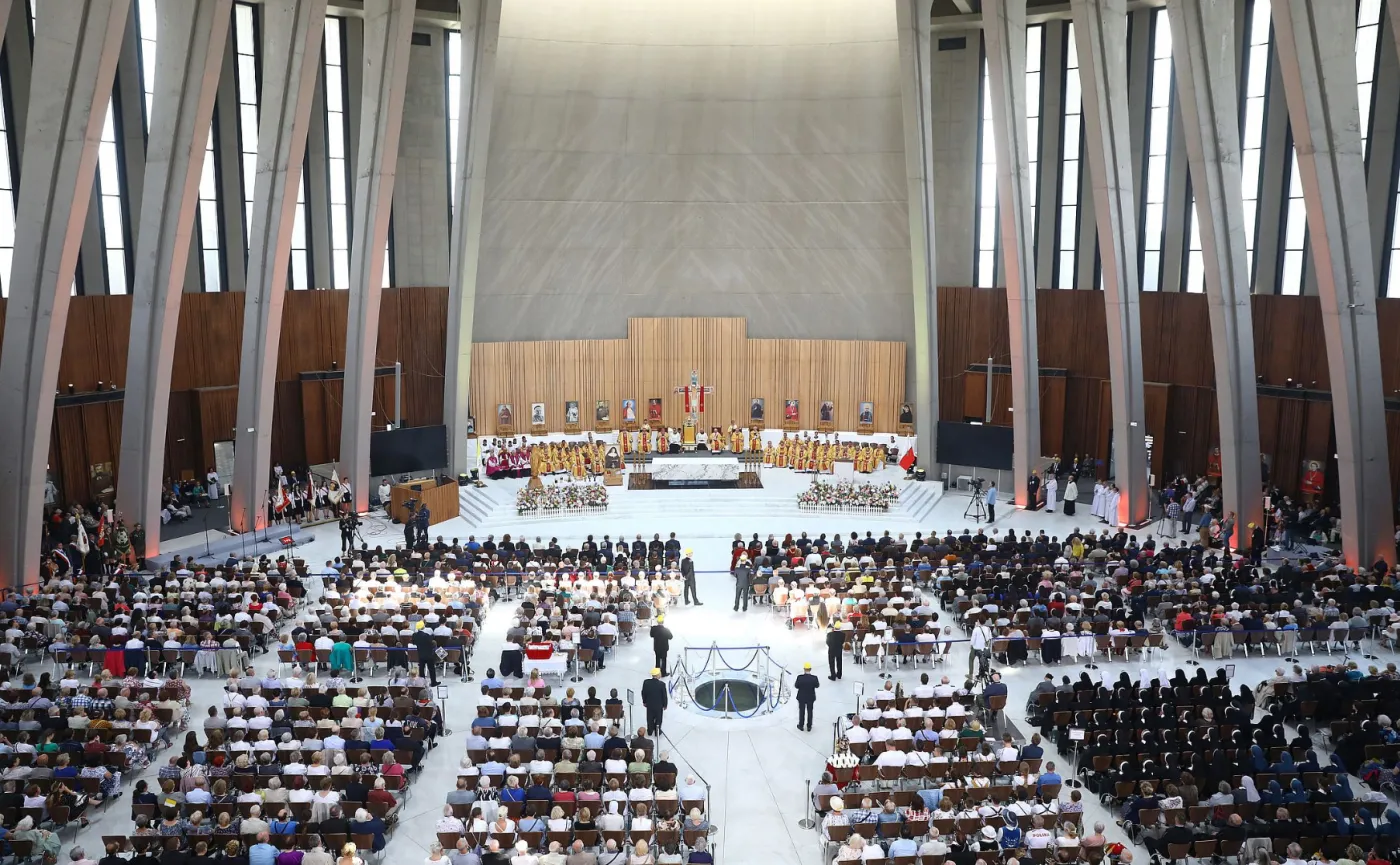 Kard. Dziwisz: Żadne stronnictwo polityczne i nikt z nas nie ma monopolu na prawdę