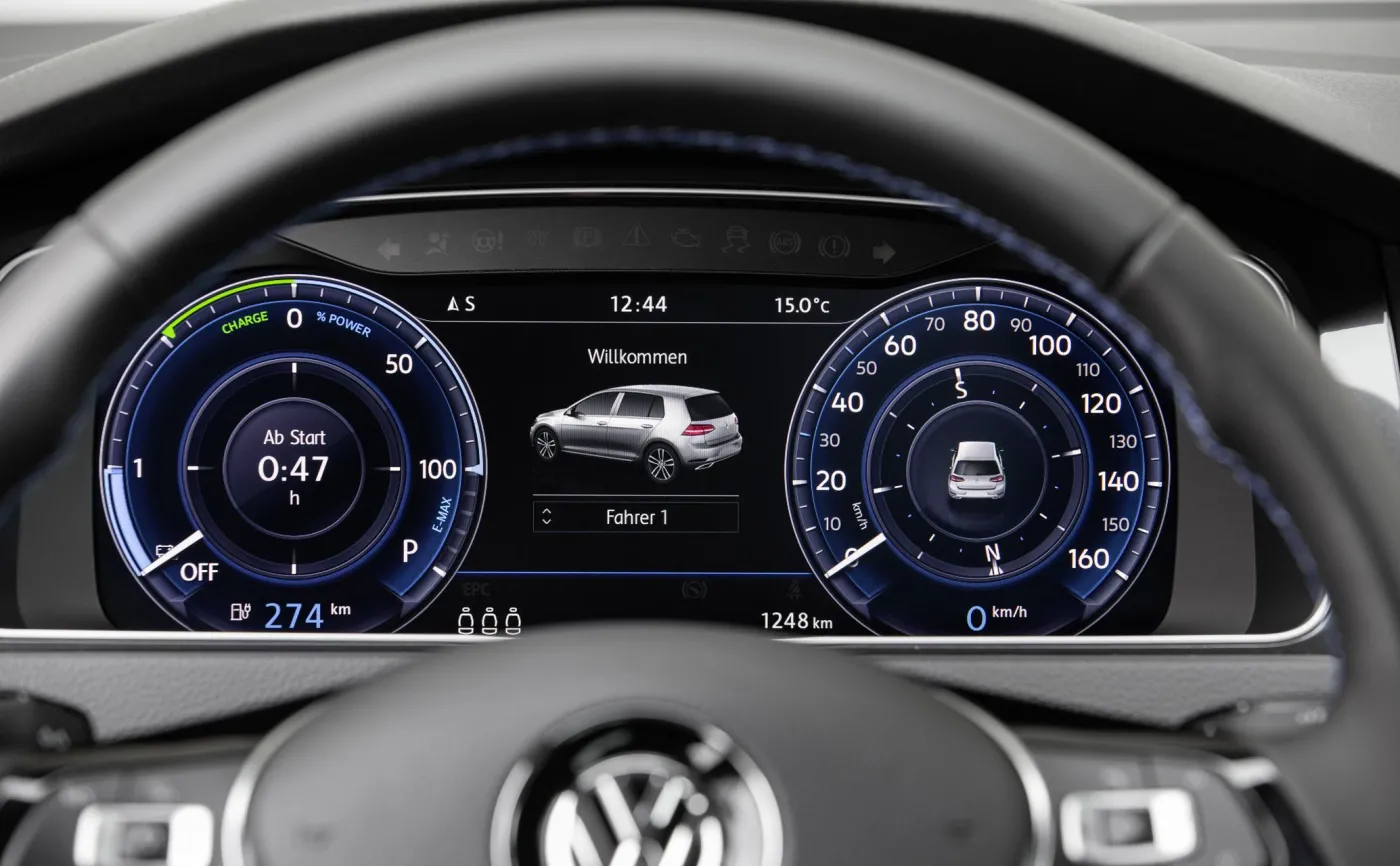 Rząd chce przesadzić Polaków do samochodów elektrycznych. Obiecuje zwolnienie z akcyzy