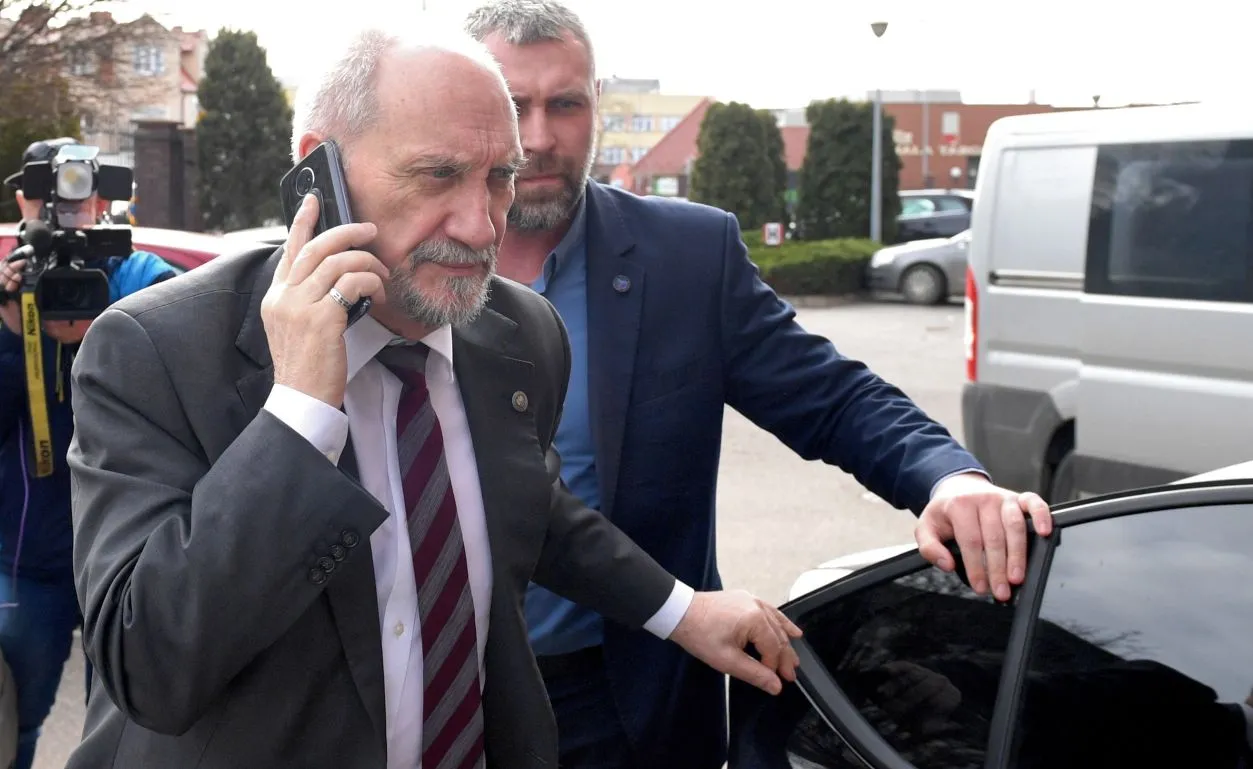  Antoni Macierewicz 