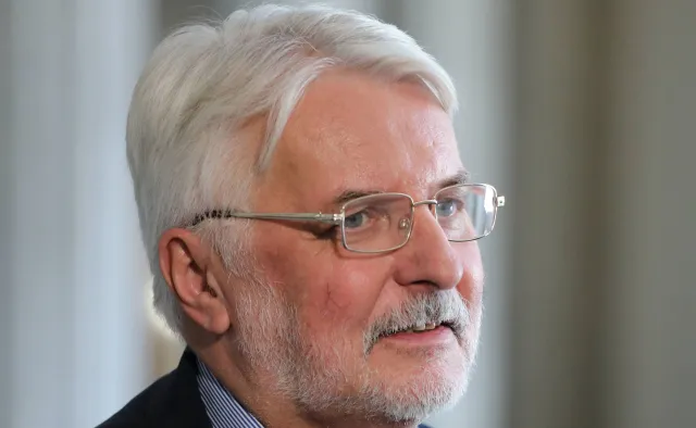Waszczykowski o żonie nauczycielce: Nie powiem, ile zarabia, bo się wstydzę