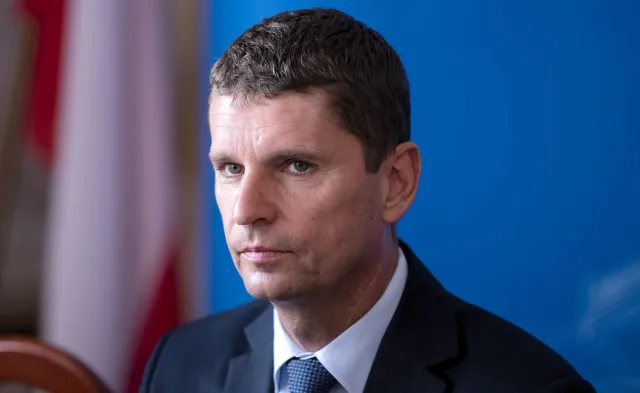 Piontkowski: Podwyżki dla nauczycieli będą, ale w późniejszym terminie [WYWIAD]