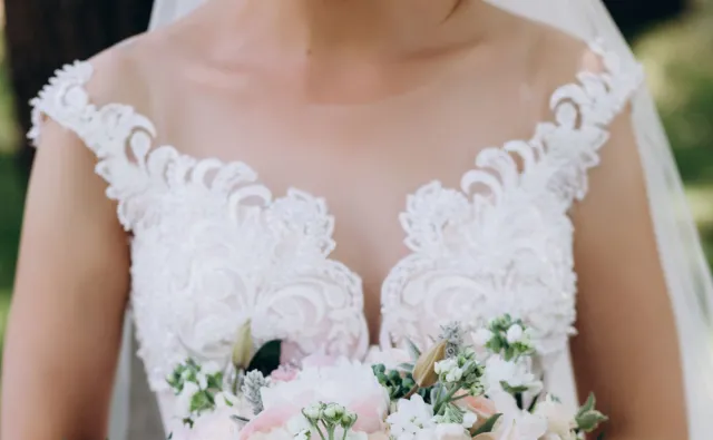 Oczepiny i styl glamour są be! Polacy coraz bardziej nie lubią tradycyjnych wesel