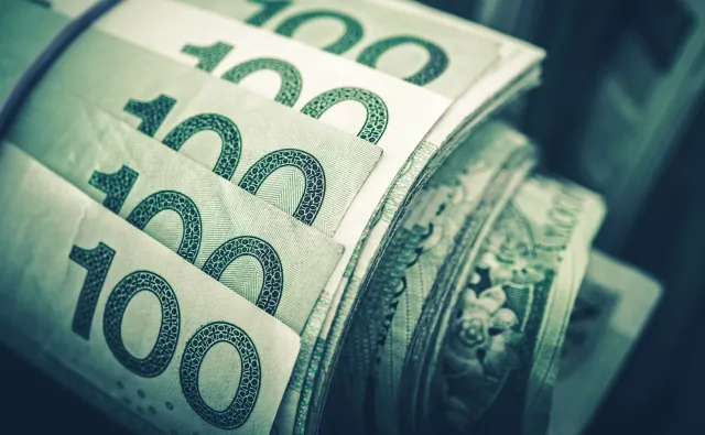 Popracujesz dwa lata dłużej? Dostaniesz od rządu 10 tys. złotych. Nowy pomysł Morawieckiego