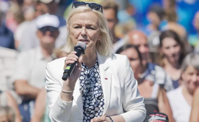 Jest pierwsza wypłata z nowego programu 500 plus. "Mamy zwycięzcę!"