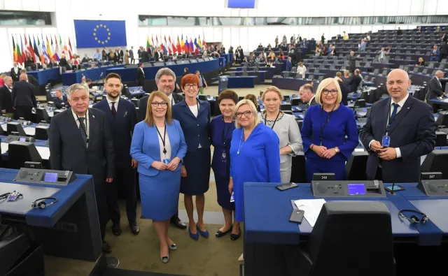 Polscy europosłowie w Parlamencie Europejskim. Zobacz ZDJĘCIA