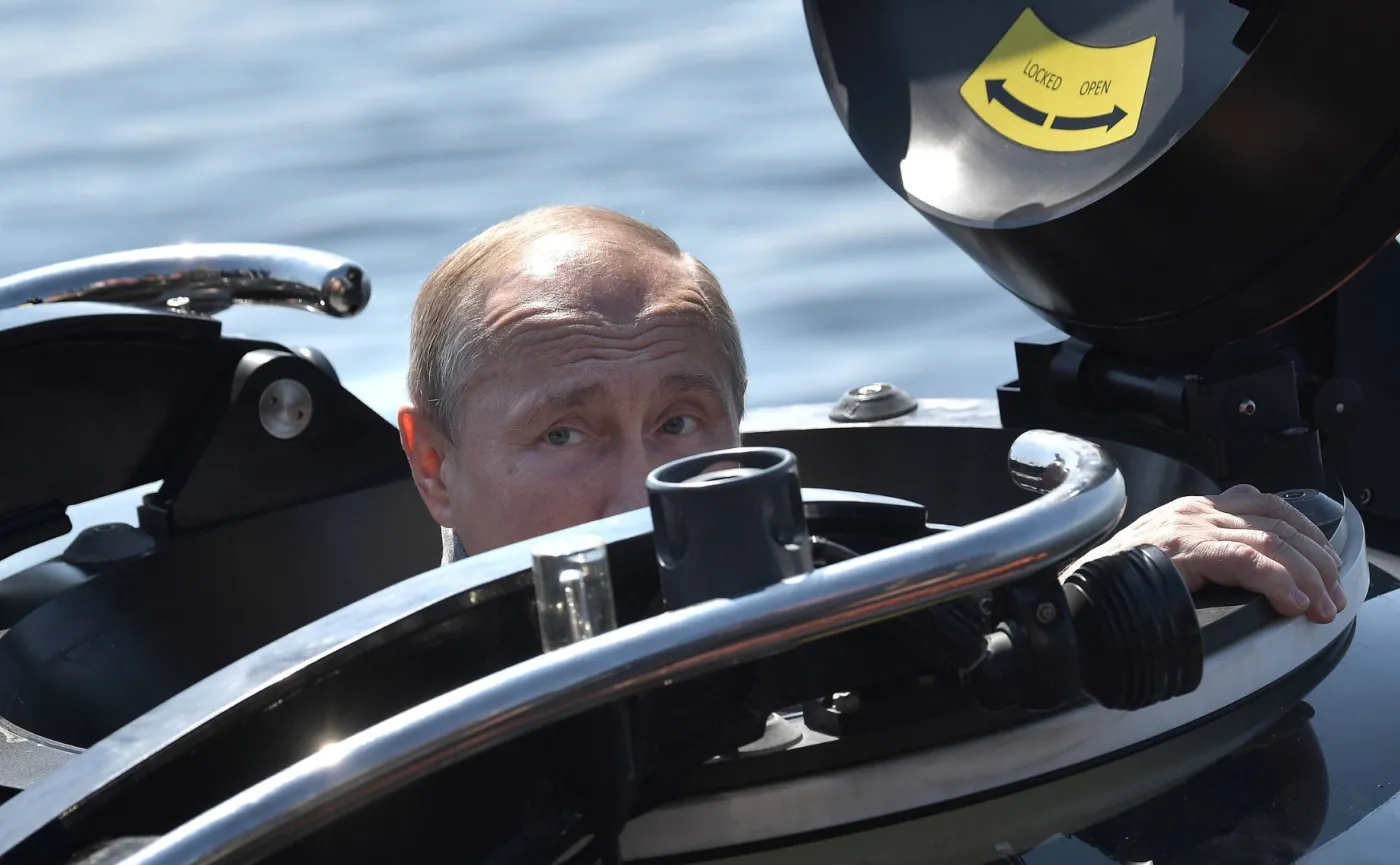 12488840-putin-w-batyskafie.jpg