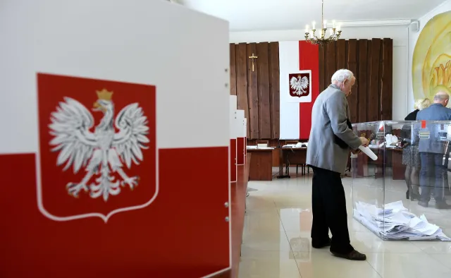 Wicerzecznik PiS: Szalę na korzyść opozycji w Senacie przeważają politycy z zarzutami prokuratorskimi