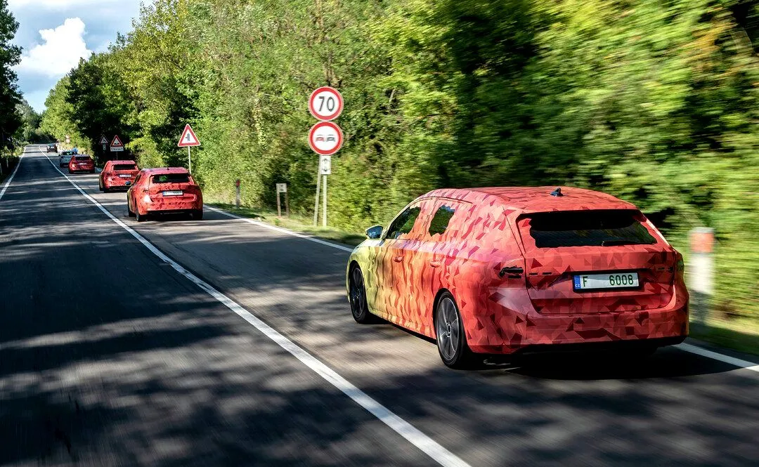 12707842-skoda-octavia-kombi.jpg