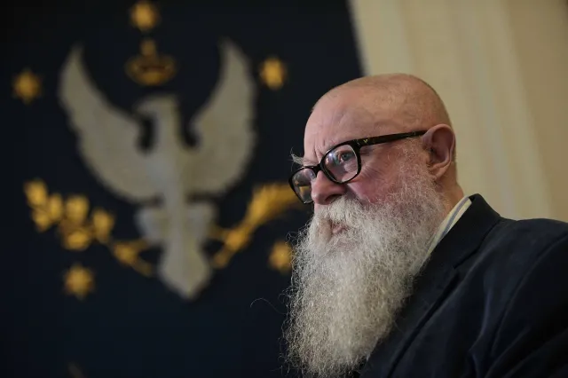 "Ostry cień mgły" prezydenta Dudy rozłożony na czynniki pierwsze przez prof. Bralczyka