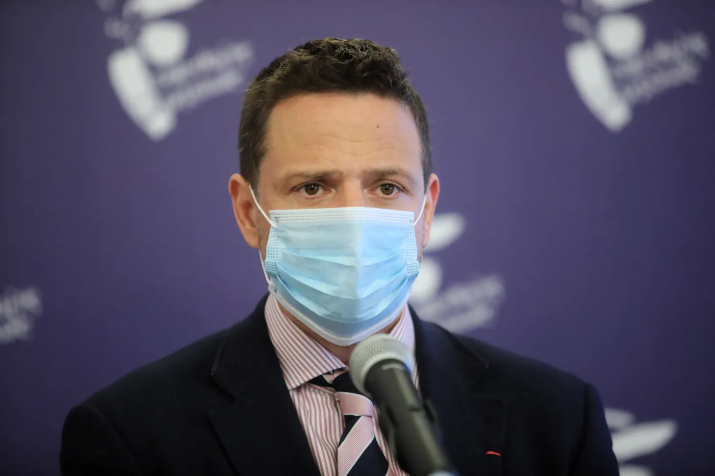 Wybory w cieniu koronawirusa. Gorące komentarze po kandydaturze Trzaskowskiego [RELACJA]