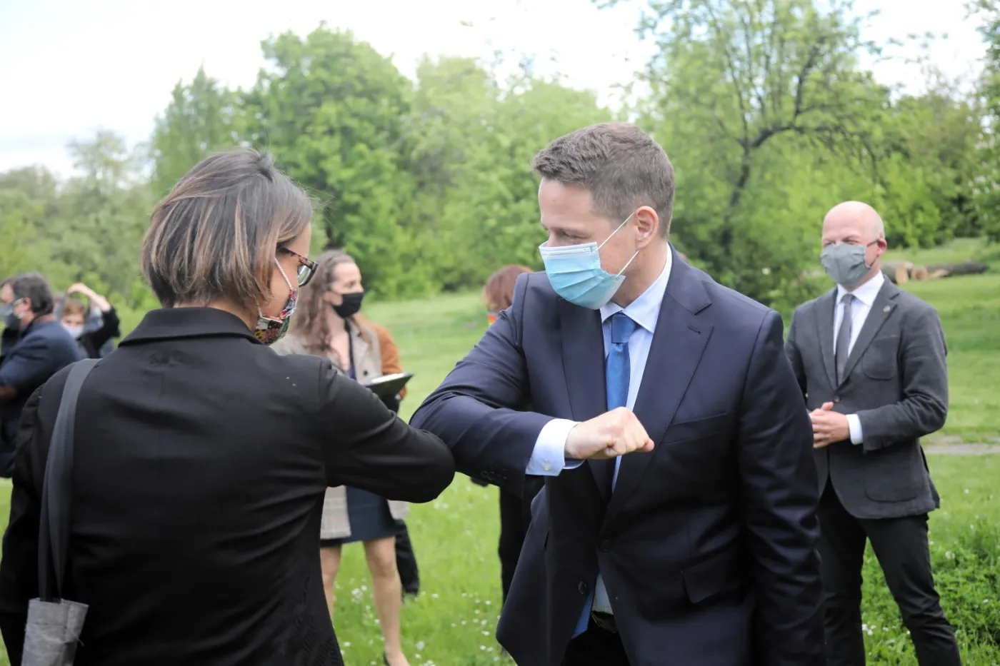 Trzaskowski mocno wyprzedza Hołownię. Fatalny wynik Biedronia. SONDAŻ